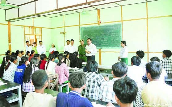 ၂၀၂၅ ခုနှစ် တက္ကသိုလ်ဝင်စာမေးပွဲ ပြန်လည်ဖြေဆိုမည့်  ကျောင်းသား ကျောင်းသူများကို တွေ့ဆုံအားပေး