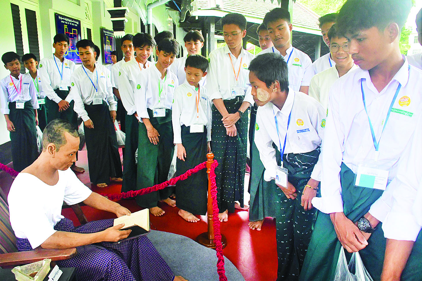 ကျောင်းသားများ ပြတိုက်သို့လာရောက်