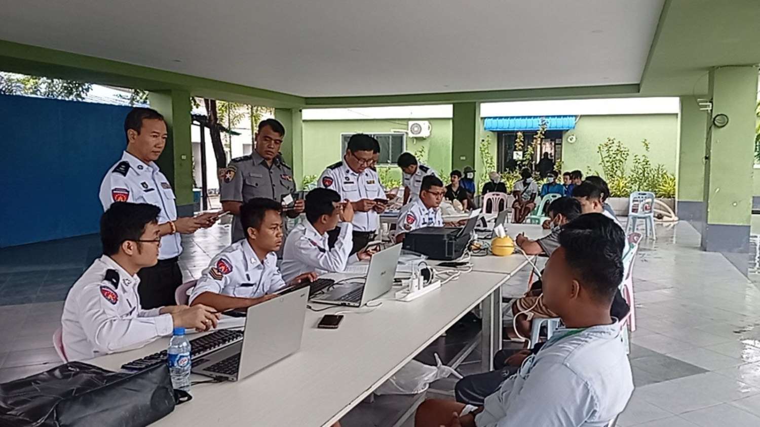 တရားမဝင်−၁